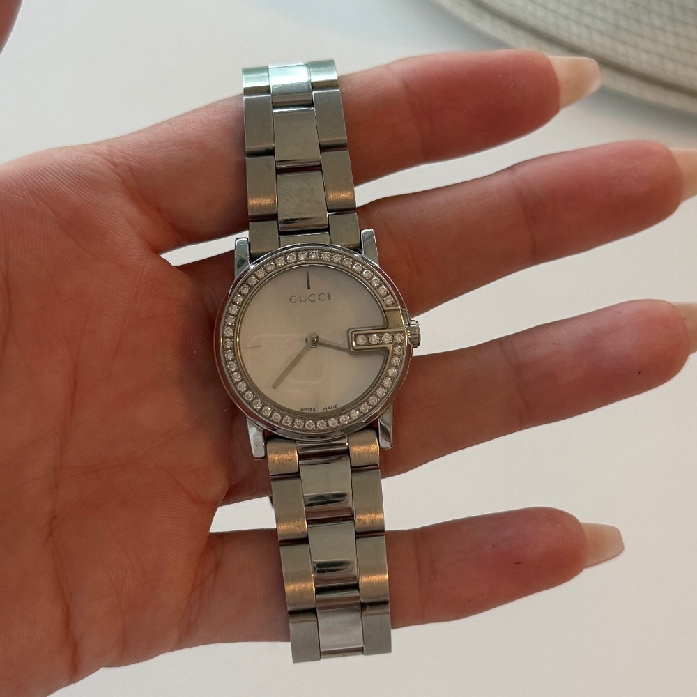 Gucci Diamond G watch - Authentic